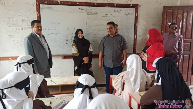 مدير عام خور مكسر " الزهري " يدشن العام الدراسي الجديد .     دشن مدير عام مديرية خور مكسر "عواس الزهري" صباح اليوم العام الدراسي الجديد (2021-2022م) لمدارس مديرية خور مكسر محافظة عدن.