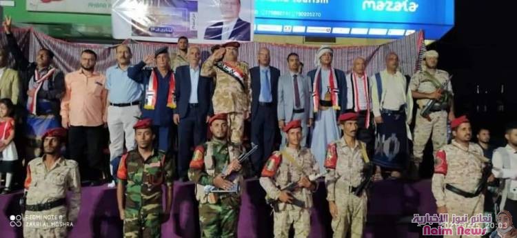 أركان حرب محور تعز العميد الركن عبدالعزيز المجيدي، يوقد شعلة الذكرى ال59 لثورة 26 سبتمبر المجيد