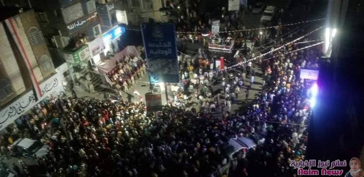 أركان حرب محور تعز العميد الركن عبدالعزيز المجيدي، يوقد شعلة الذكرى ال59 لثورة 26 سبتمبر المجيد