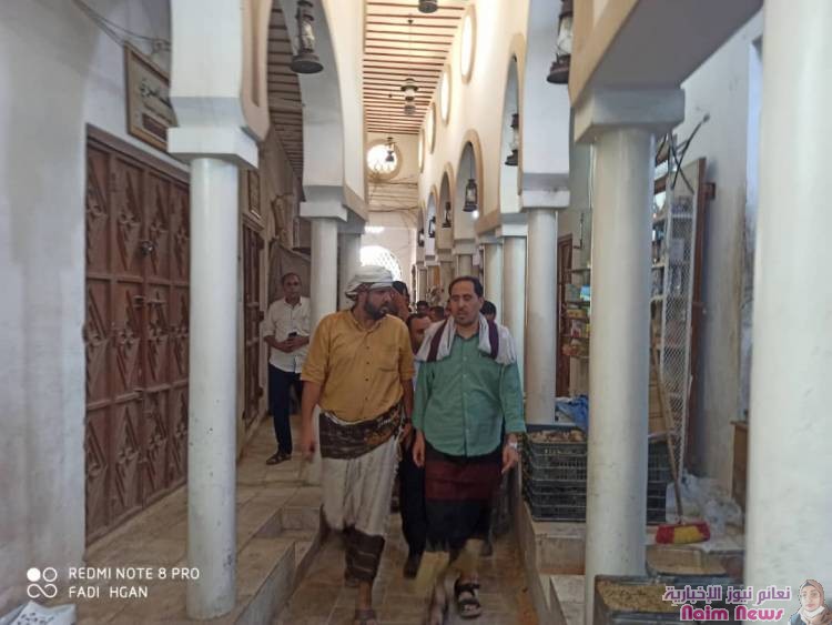 الوزير البكري يزور قصر سيئون التاريخي ويقوم بجولة في الأسواق الشعبية بمدينة سيئون
