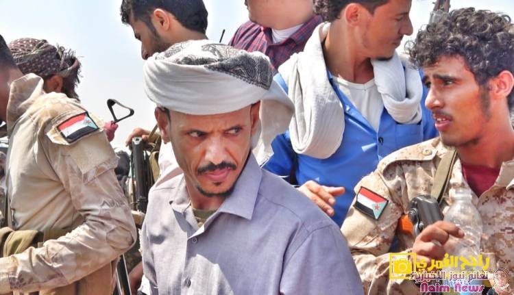 المئات يشيعون جثمان الشهيد الإعلامي خالد عسكر اليافعي 