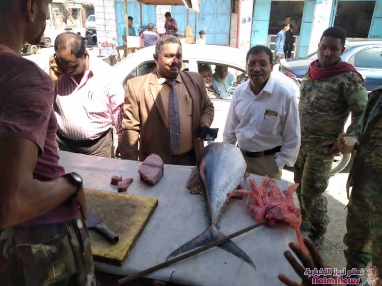*مدير عام البريقة يؤكد بإتخاذ الإجراءات الرادعة بحق المتلاعبين بأسعار اللحوم والأسماك*