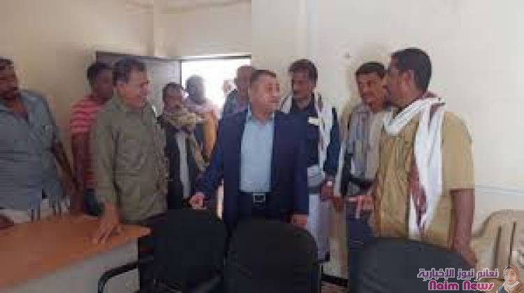 أمين عام محلي أبين يتفقد سير العمل في مكاتب مديرية خنفر