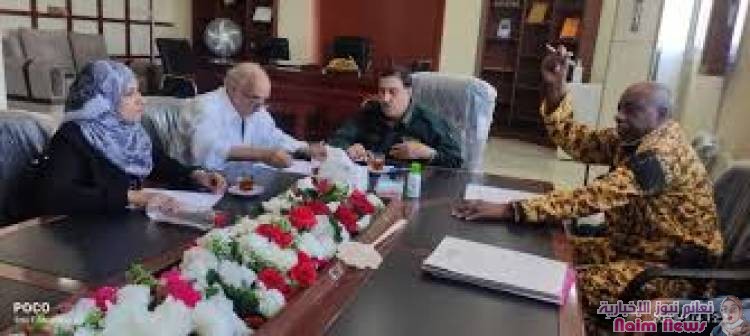 البالغ تكلفته ( 83 ) ألف دولار.. مدير عام المنصورة يتسلم مشروع إعادة تأهيل الممرات الخلفية في بلوك ( 50 ) من الجهة المنفذة