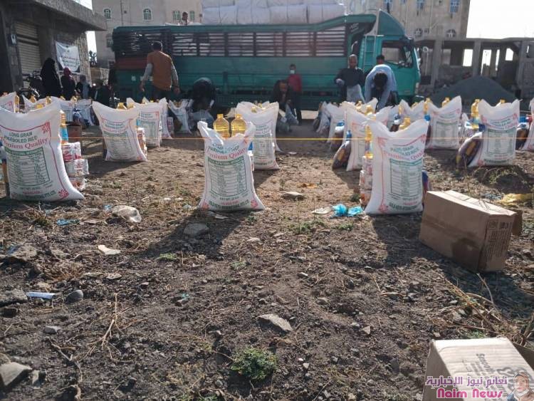 ضمن مشاريعها الإنسانيةالطارئة مؤسسة وقف الواقفين العالمية تنفيذ مشروع توزيع السلال الغذائية للمتطوعين من المعلمين والمعلمات بمخيمات النازحين في مديرية المعافر 