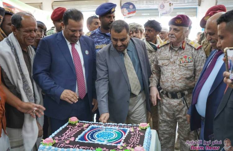 المدير العام للمؤسسة الاقتصادية اليمنية يدشن معرض الشهر الكريم بمدينة سيئون