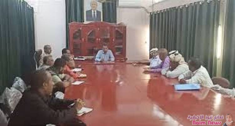 محافظ أبين يؤكد على أهمية تفعيل آلية تحصيل إيرادات المحاجر والرمال السوداء