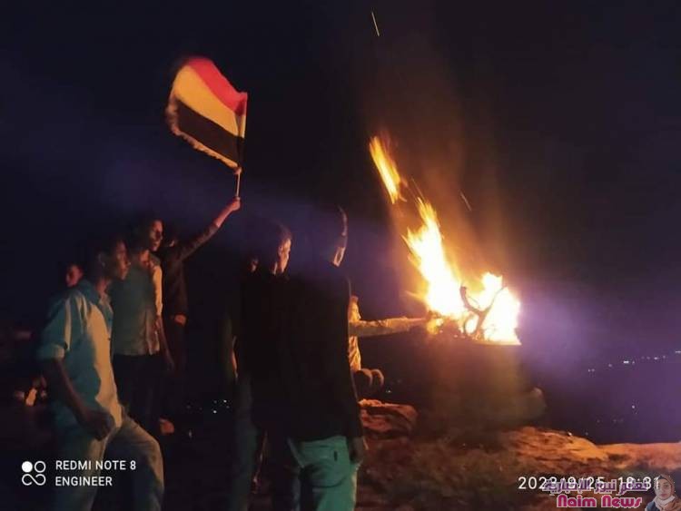 تعز| إيقاد شعلة ‎ثورة 26 سبتمبر المجيدة في منطقة الأشروح بالريف الغربي