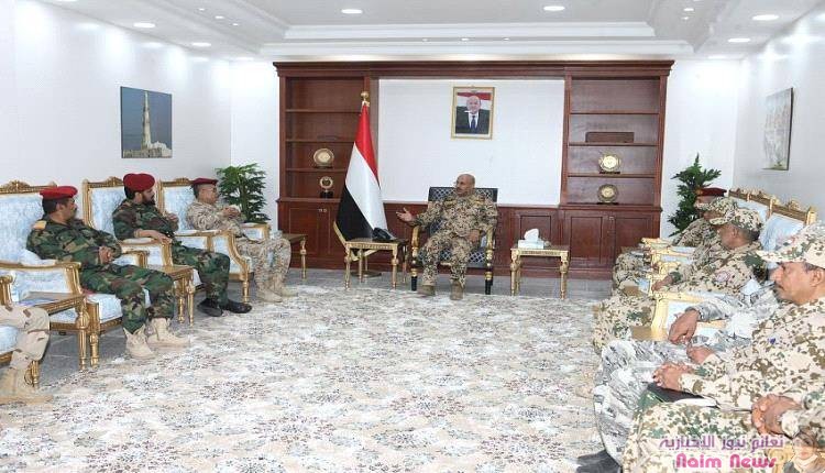 طارق صالح يشدد على رفع الجاهزية والاستعداد الجيد في جبهات تعز والحديدة