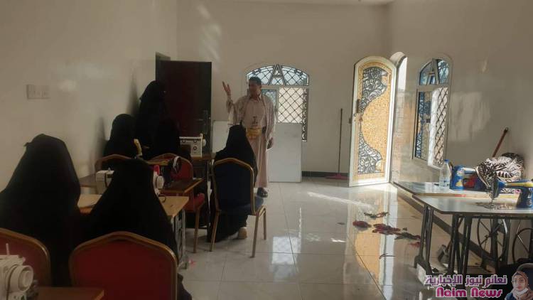 الخليدي : يثمن الدور الريادي للمرأة في نسج المهارات الحياتية والحرف بمركزها بالمديرية ..