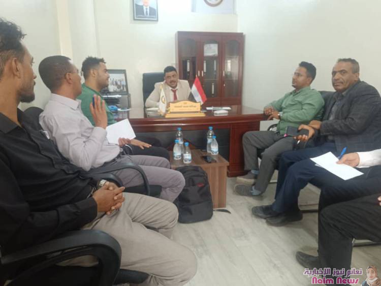 مدير عام فرع هيئة النقل البري بتعز يجتمع بممثلي شركات النقل الدولية العاملة بالمحافظة 
