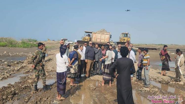 بتوجيهات رئيس الوزراء وإشراف وزير الأشغال: تدشين العمل الطارئ لفتح طريق الجسر السطحي بوادي بناء في أبين