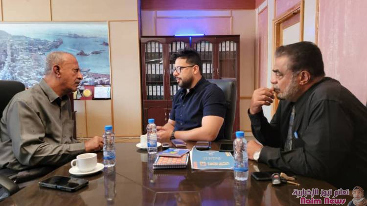 السقاف وداغم يبحثان آلية تمويل برامج تمكين الشباب ضمن منحة المحافظ