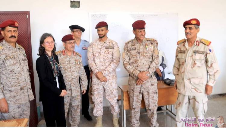 نائب رئيس الأركان يفتتح قسم اللغة الفرنسية بمعهد اللغات بعدن ويشيد بالدعم الفرنسي