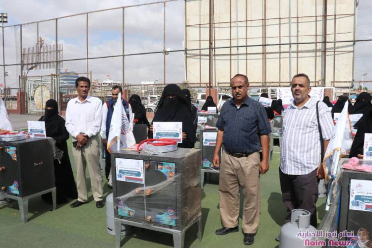 مؤسسة بصمات للتنمية تدشن مشروع توزيع أفران معجنات لدعم الأسر اقتصادياً في عدن