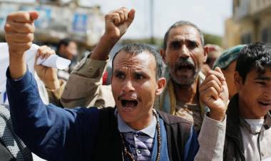 الشرعية تندد بتحصن الميليشيات بالمقرات الأممية