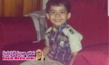  أب يعذب طفله حتى الموت