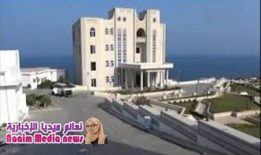 مدير شرطة خور مكسر يتهم اقارب للرئيس هادي بتكريم متورطين بنهب قصر معاشيق