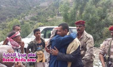 جامل يقدم واجب العزاء لآل النعمان بجبل حبشي بتكليف رائاسي