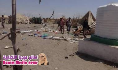 مقتل امرأتين وإصابة 3 آخرين في قصف حوثي على مخيم للنازحين بالخوخة