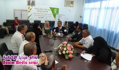 تدشين وصول 13 قاطرة محملة بالمحاليل الطبية من مركز الملك سلمان للاعمال الانسانية الى هيئة مستشفى الثورة العام بتعز 