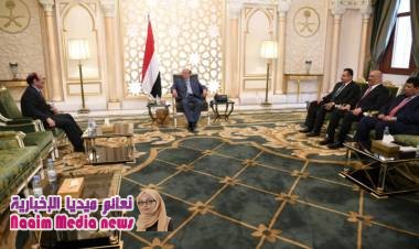 "هادي" يطالب بتصعيد العمليات الميدانية لهزيمة المشروع الإيراني بالمنطقة