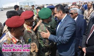 صورة تجمع شلال شايع مع رئيس الوزراء تثير الجدل