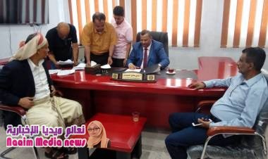 السعيدي يناقش آلية تطوير فرعي المؤسسة في الحديدة ووادي حضرموت 