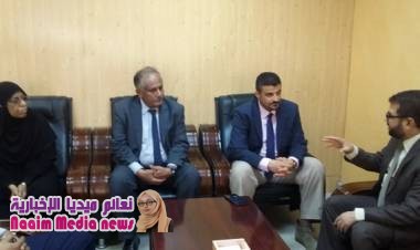 محافظ عدن في أول ظهور بعد تعيينه يشدّد على "الرقابة والمحاسبة