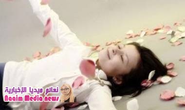  10 نصائح للتعامل مع الفتيات فى سن المراهقة.. لا تستخدمى التوبيخ ولا تقارنيها بفتاة أخرى.. شجعيها على اتخاذ القرار.. وتعاملى معها كصديقة.. واتركيها تهتم بالموضة ومستحضرات التجميل تحت إشرافك