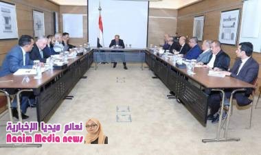 نائب الرئيس يرأس اجتماعاً للمستشارين تنفيذاً لتوجيه فخامة رئيس الجمهورية