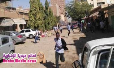 المظاهرات في السودان: الشرطة تطلق قنابل الغاز على محتجين يطالبون بتنحي الرئيس عمر البشير في الخرطوم