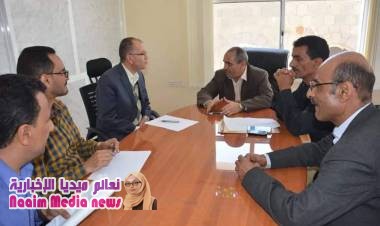وكيل أول محافظة تعز يتفقد سير العمل في عدد من المكاتب الحكومية بالمحافظة