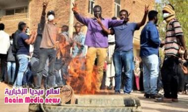 مظاهرات السودان: الأمن يفض اعتصاما شارك فيه الآلاف إثر مقتل طفل وطبيب في الخرطوم