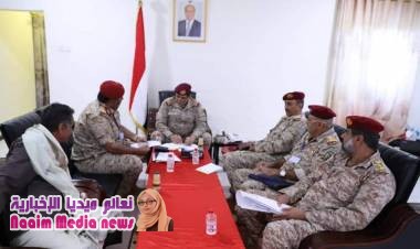 رئيس الأركان يعقد اجتماعا للقوات البحرية ويلتقي قائدي 39 مدرع و119 مشاه في عدن