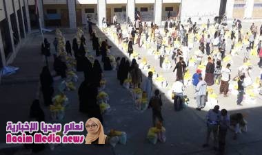 مسارات وبدر الكبرى يدشنان توزيع 200 سلة غذائية للاسر المحتاجة 