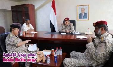 رئيس الأركان يناقش مع محافظ إب احتياجات أبطال الجيش الوطني والمقاومة بالمحافظة