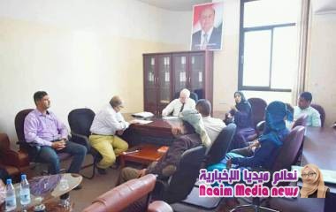 الوكيل الأكحلي يناقش احتياجات الصم والبكم في المحافظة 