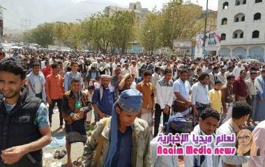حشود كبيرة لاحرار فبراير ، تطالب الجيش الوطني والشرعية بتحرير تعز
