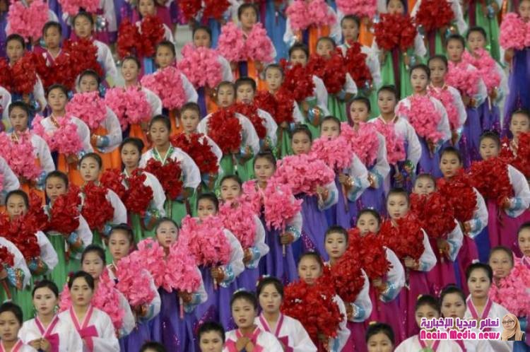 بالصور: رقص مع شروق الشمس ورجل يعيش مع التماسيح وبطولة العالم لشد الحبل