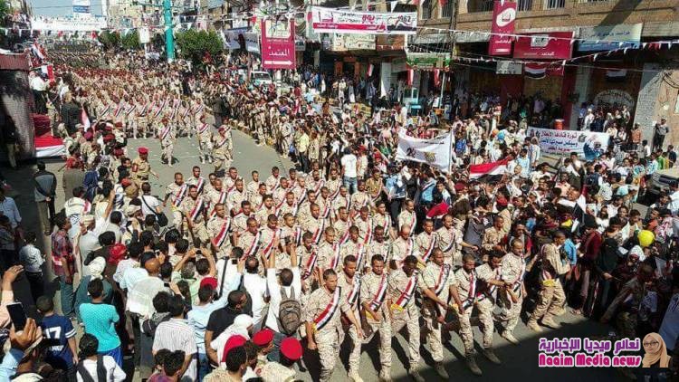 احتفاءً بعيد الثورة..عروض عسكرية مهيبة في تعز