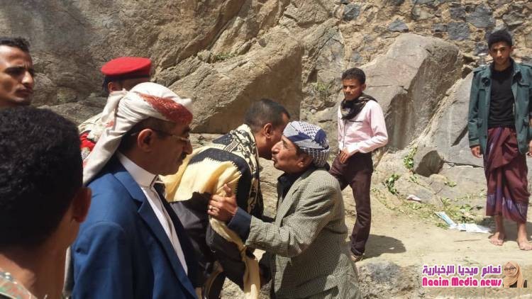 جامل يقدم واجب العزاء لآل النعمان بجبل حبشي بتكليف رائاسي