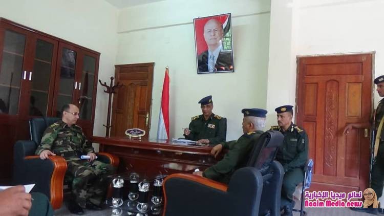 بعد نجاح الشرطة في الاحتفال بالعيد السبتمبري العميد منصور الاكحلي يعقد اجتماعا لمناقشة العديد من القضايا الامنية .