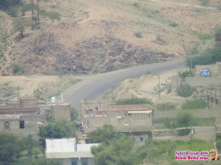 مدير مديرية جبل حبشي يزور مواقع الجيش الوطني في بلاد الوافي غرب المدينة