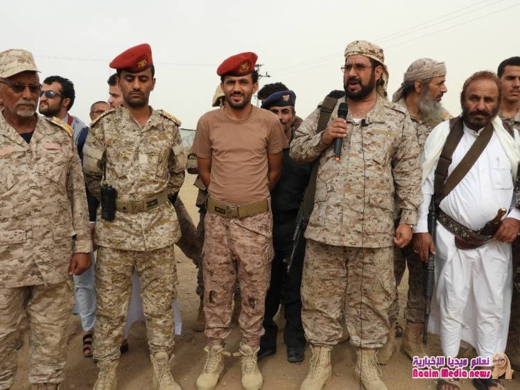 محافظ صعدة اللواء هادي طرشان الوايلي يقوم بزيارة لأفراد اللواء الثالث عروبه المرابط في جبهة صعدة