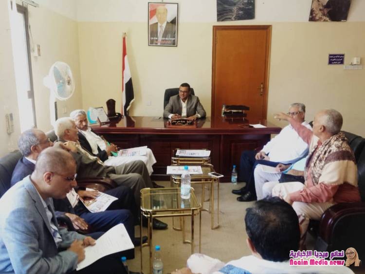 الوكيل جامل يعقد إجتماعا بلجنة الأحزاب السياسية بالمحافظة .اجتماع طارى