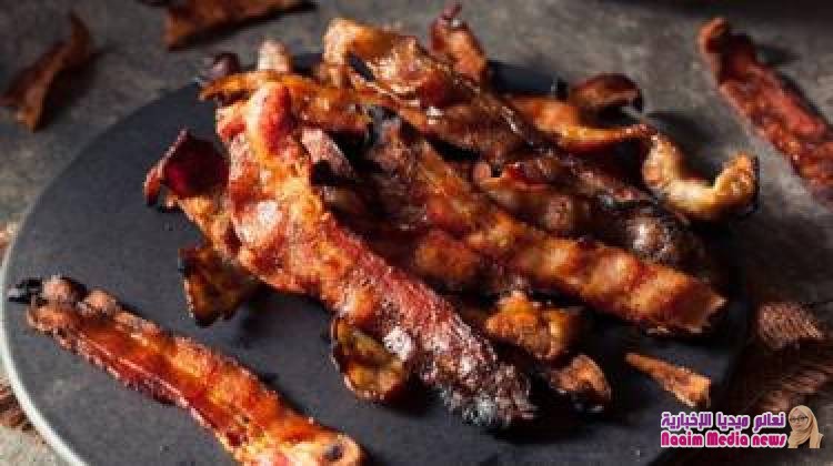 تناول اللحوم المصنعة "يزيد خطر الإصابة بسرطان الثدي"