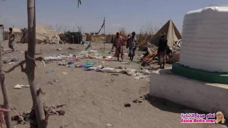 مقتل امرأتين وإصابة 3 آخرين في قصف حوثي على مخيم للنازحين بالخوخة