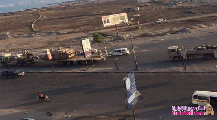 الامارات تدفع بتعزيزات عسكرية بينها دبابات إلى مطار عدن الدولي (شاهد الصور)
