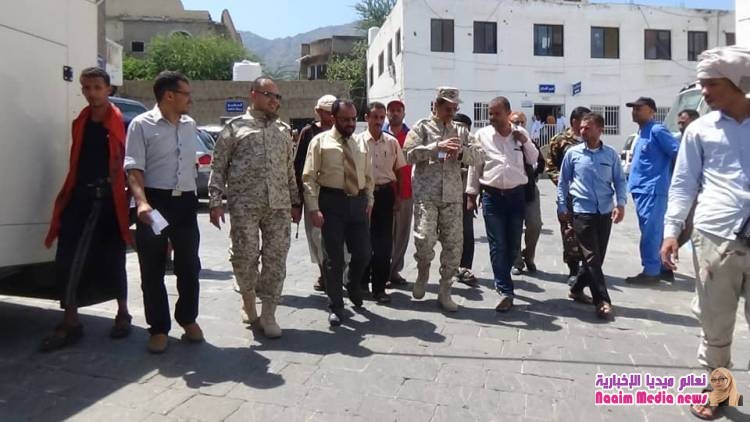 شاهد بالصور تزامناً مع الأعياد الوطنية العقيد البحر يتفقد سير العمل بمستشفى العسكري بتعز 